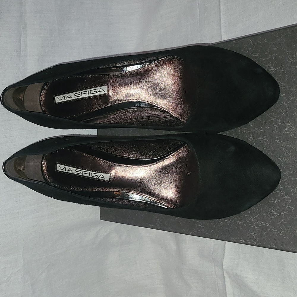 Via Spiga Black Suede heels 7.5 7 1/2